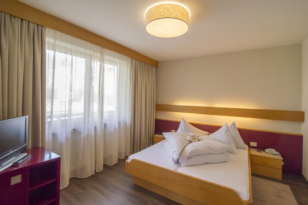 Garni Hotel Kessler Tirolo Bagian luar foto
