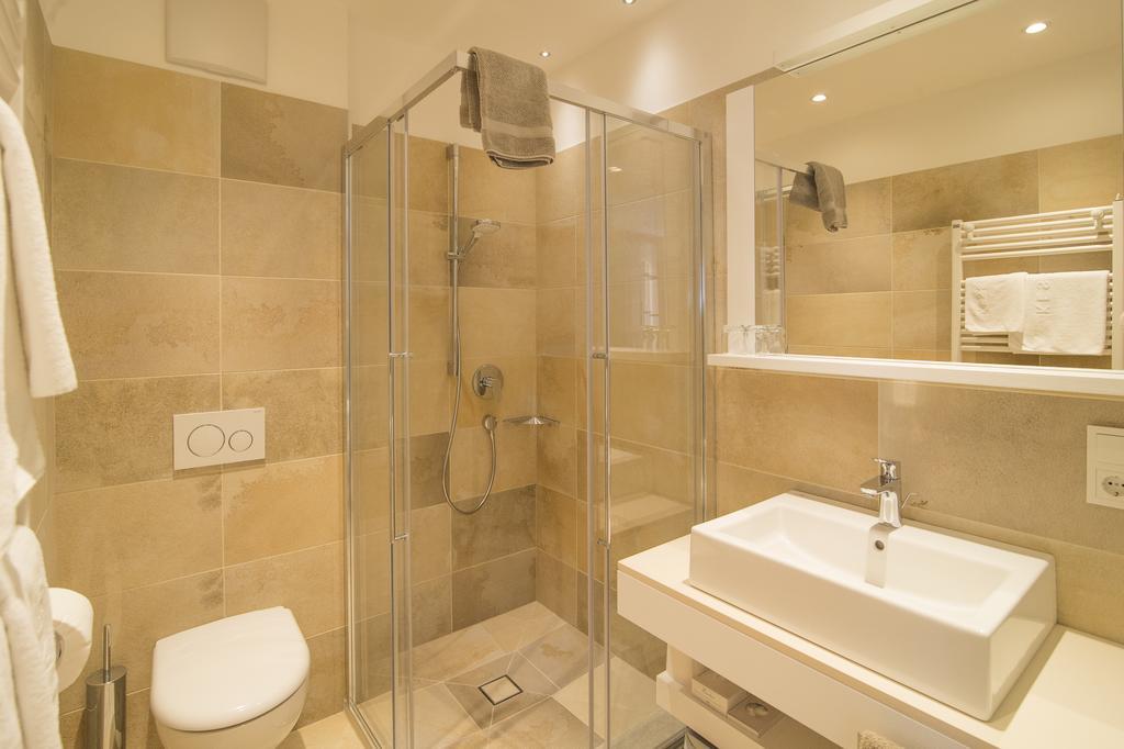 Garni Hotel Kessler Tirolo Bagian luar foto