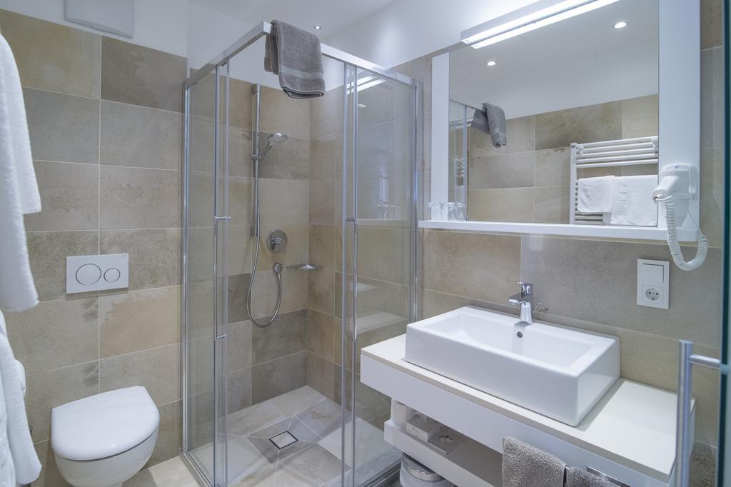 Garni Hotel Kessler Tirolo Bagian luar foto